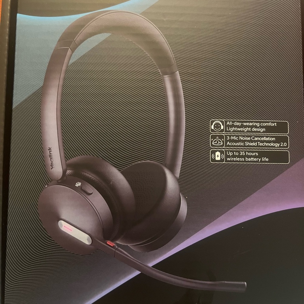 Black Wireless Headset with Microphone